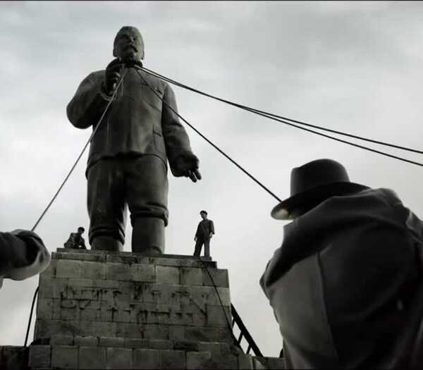 Sztálin szobor ledöntése